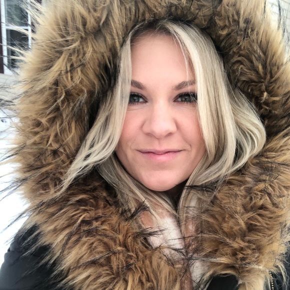 Meet your Posher, Ally - Picture 1 of 1